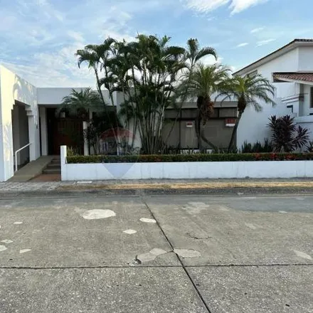 Rent this 2 bed house on Calle Primera in 092301, Samborondón