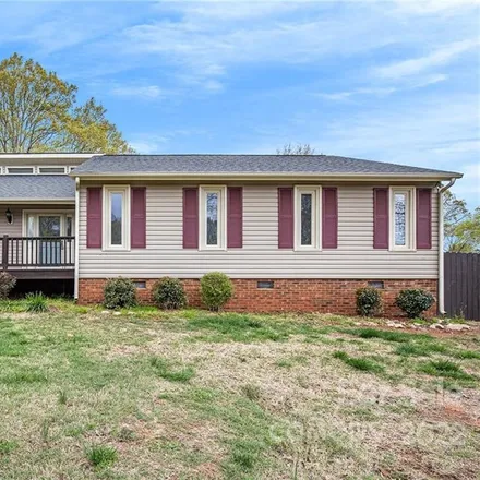 Buy this 3 bed house on 4400 Bainview Drive in Charlotte, NC 28227