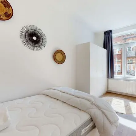 Rent this 12 bed apartment on Rue de Bosnie - Bosniëstraat 83 in 1060 Saint-Gilles - Sint-Gillis, Belgium