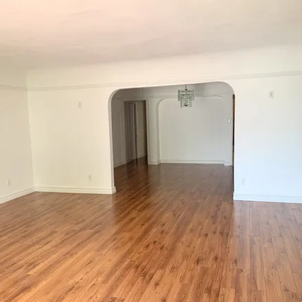 Rent this 2 bed duplex on 829 North Ridgewood Place in Los Angeles, CA 90038