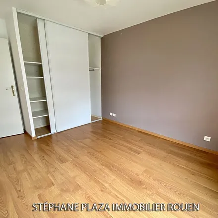 Rent this 3 bed apartment on 170 Boulevard de l'Europe in 76100 Rouen, France