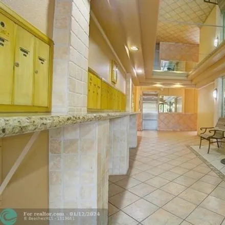 Image 3 - 4048 North Hills Drive, Hollywood, FL 33021, USA - Condo for rent