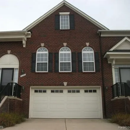 Rent this 3 bed condo on 943 Sandalwood Drive in Troy, MI 48085