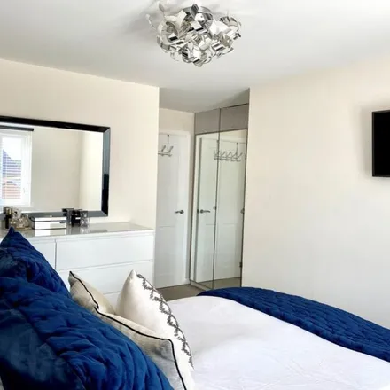 Image 7 - Laelia Drive, Wolverton, MK11 4BT, United Kingdom - Apartment for rent