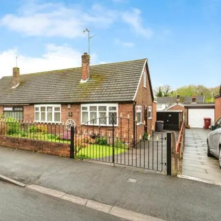 Buy this 3 bed house on Parren Avenue in Knowsley, L35 3SB