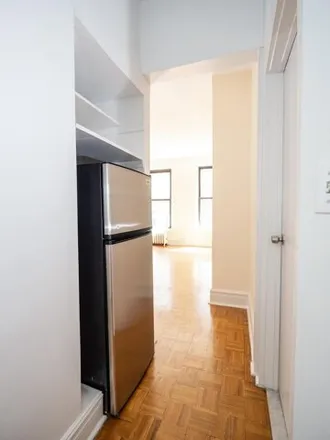 Image 4 - Zurutto, 142 West 72nd Street, New York, NY 10023, USA - House for rent