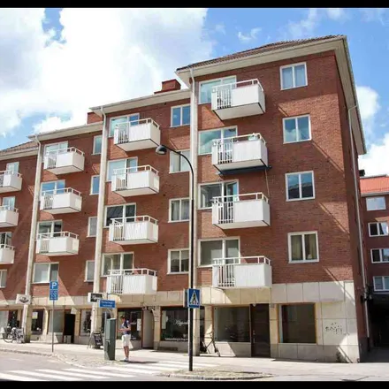 Rent this 4 bed apartment on Barnhemsgatan 21 in 582 30 Linköping, Sweden