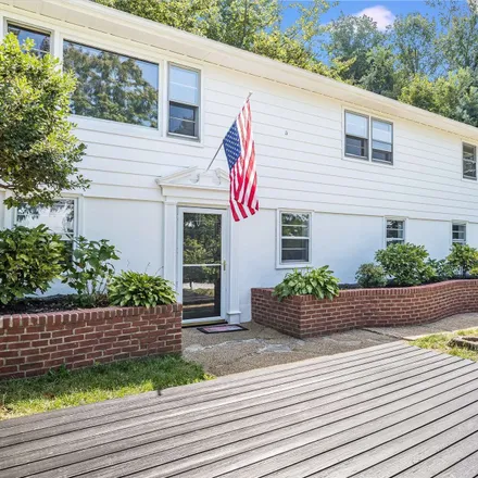 Rent this 4 bed house on 8 Fairway Place in Cold Spring Harbor, Huntington