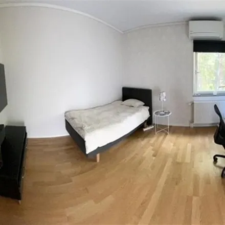 Rent this 3 bed apartment on Heklagatan 11 in 164 55 Stockholm, Sweden