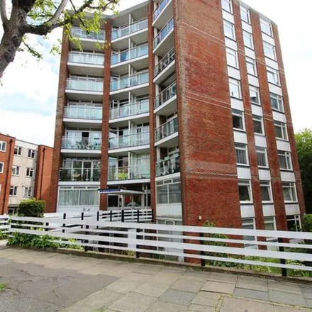 Rent this 1 bed apartment on The Drive in Hove, BN3 3JX