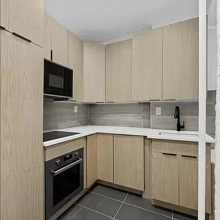 Image 5 - 159 Newel Street, New York, NY 11222, USA - Apartment for rent