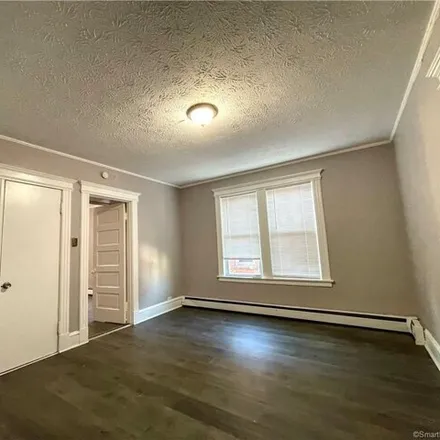 Image 3 - 34 Standish Street, Hartford, CT 06114, USA - Apartment for rent