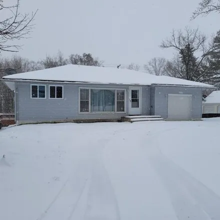 Rent this 3 bed house on 3907 Carrick Avenue in West Bloomfield Township, MI 48324