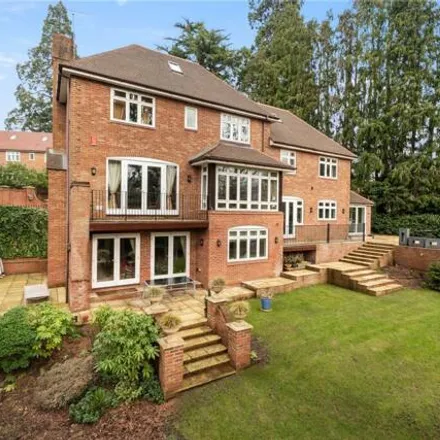 Buy this 6 bed house on Wells Lodge in London Road, Ascot