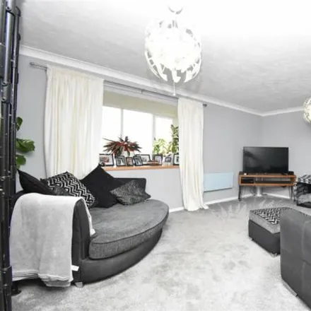 Image 4 - Waltham Close, Margate, CT9 3YF, United Kingdom - Apartment for sale