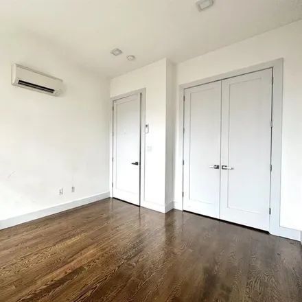 Image 6 - 151 Lincoln St Unit 2DD, Jersey City, New Jersey, 07307 - House for rent