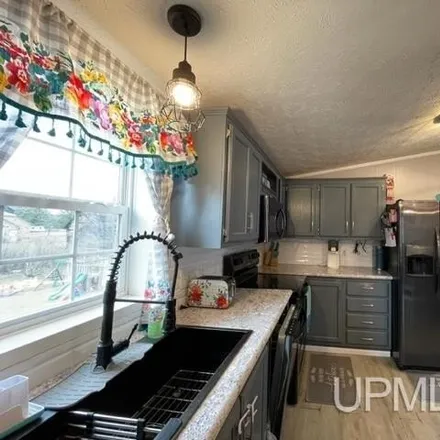 Image 8 - 338 Lincoln Avenue, Western Location, Crystal Falls, MI 49920, USA - Apartment for sale