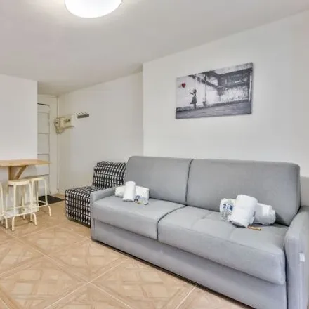 Image 1 - 9 Rue Notre-Dame-de-Nazareth, 75003 Paris, France - Apartment for rent