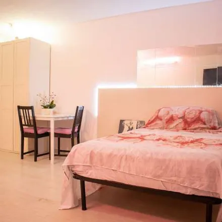 Rent this 1 bed apartment on Pizzeria Core de Roma in Via Vetulonia, 27