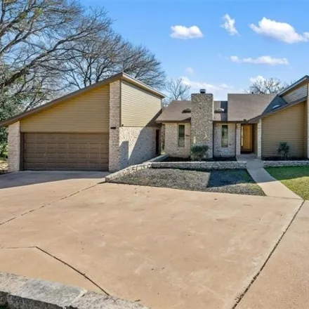 Image 1 - 702 Country Club Road, Georgetown, TX 78628, USA - House for sale