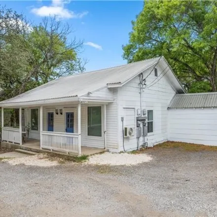 Buy this studio house on 719 Oscar Smith Ave in San Marcos, Texas