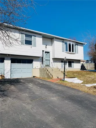 Rent this 3 bed house on 338 Butternut Drive in New Windsor, NY 12553