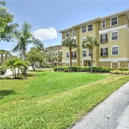 Buy this 3 bed condo on 10072 Lake Cove Drive in Lee County, FL 33908