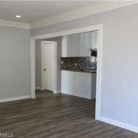 Image 3 - 1011 W 68th St, Los Angeles, California, 90044 - House for sale
