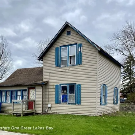 Buy this studio house on 276 West Washington Street in Standish, Arenac County
