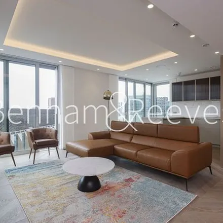 Rent this 3 bed apartment on Ibex House in 42-47 Minories, Aldgate
