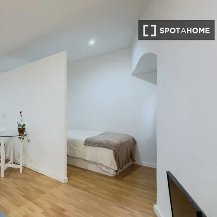 Rent this studio apartment on Carrer dels Jocs Florals in 158, 08014 Barcelona