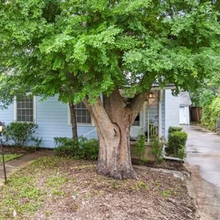 Image 2 - 2803 French Place, Austin, TX 78722, USA - House for sale