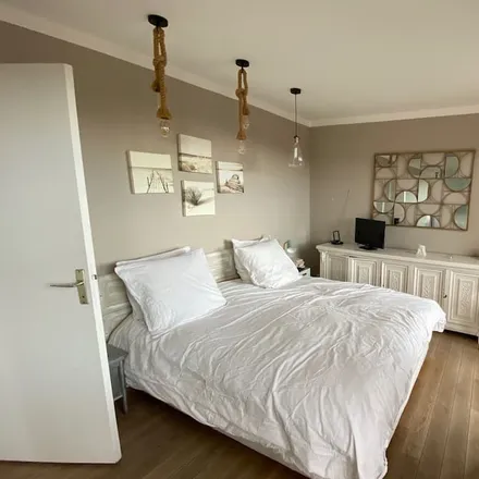 Rent this 4 bed house on 83980 Le Lavandou