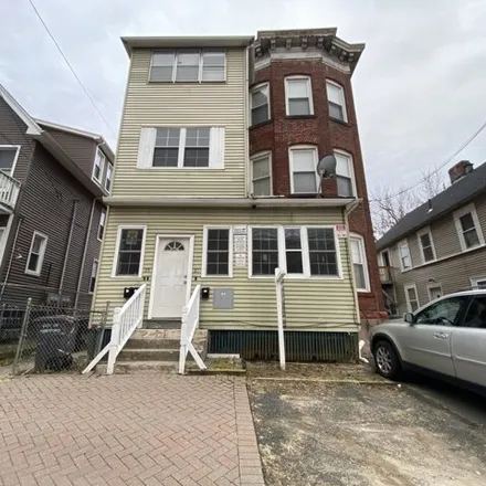 Rent this 3 bed house on 25 Elliott Street in Hartford, CT 06114