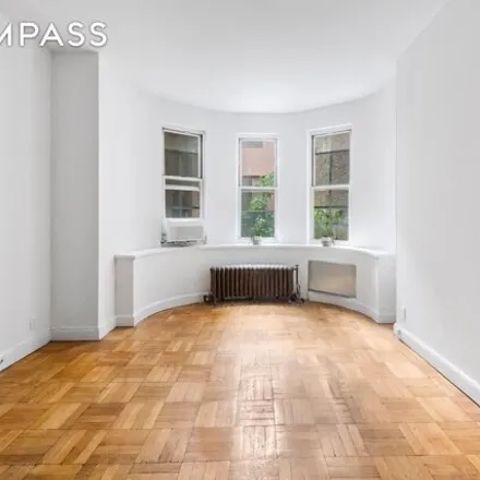 Image 2 - 36 East 69th Street, New York, NY 10065, USA - Townhouse for sale