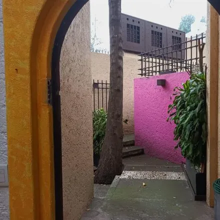 Rent this 4 bed house on Calle 5 de Mayo in Tlalpan, 14650 Mexico City