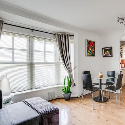 Image 5 - Brooklands Court, Cavendish Road, London, NW6 7XW, United Kingdom - Apartment for rent