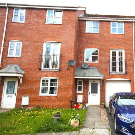 Buy this 4 bed townhouse on Park Close in Preston, PR2 6YW