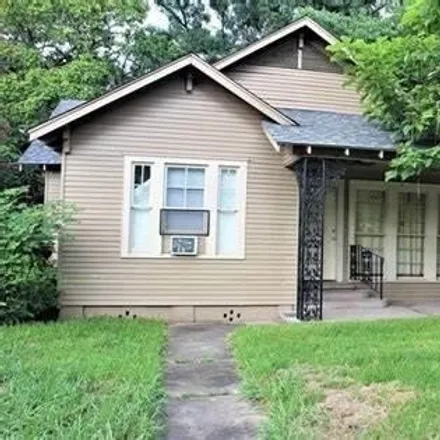 Buy this 5 bed house on 1054 Chester Street in Alexandria, LA 71301