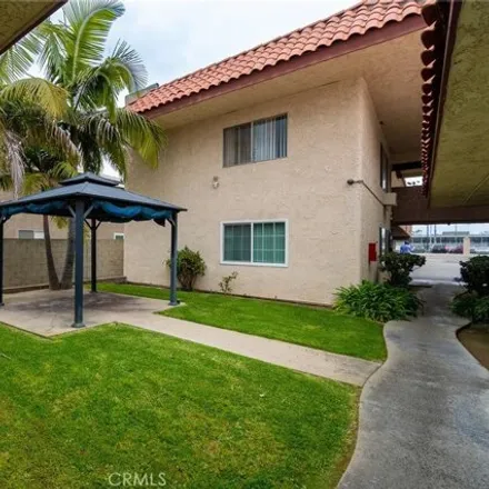 Image 8 - 3300 W Orange Ave, Anaheim, California, 92804 - House for sale