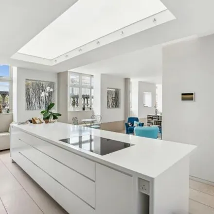 Image 9 - Welbeck House, 50-54 Wigmore Street, East Marylebone, London, W1U 2RZ, United Kingdom - Apartment for sale