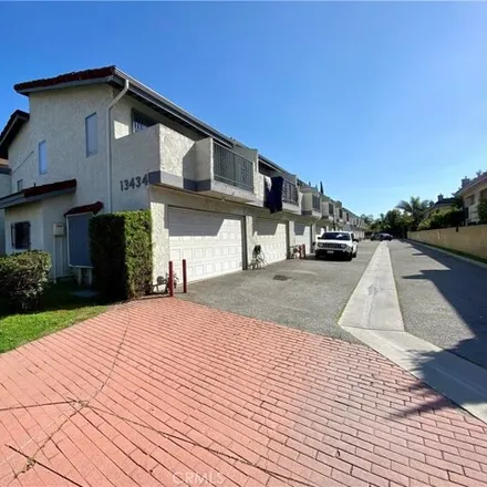 Image 2 - 13436 Tracy Street, Baldwin Park, CA 91706, USA - Townhouse for sale