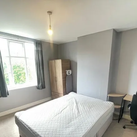 Rent this 1 bed room on Shurgard in Brighton Road, London