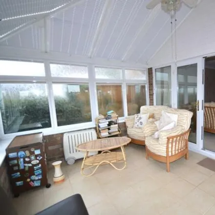 Image 6 - Clare Close, Earls Barton, NN6 0PP, United Kingdom - House for sale