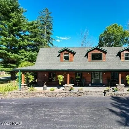 Buy this 6 bed house on 332 Gumbletown Rd in Paupack, Pennsylvania