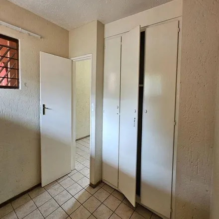 Rent this 1 bed apartment on Miladys in Ferero Avenue, Randpark Ridge