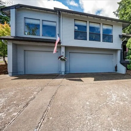 Buy this 5 bed house on 2673 Carriage Way in West Linn, Oregon