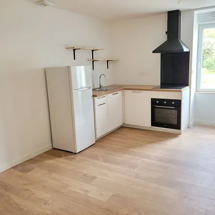 Rent this 2 bed apartment on 1 Kerperdrix in 56500 Locminé, France