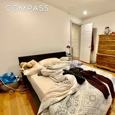 Image 5 - 144A Hull Street, New York, NY 11233, USA - Townhouse for rent