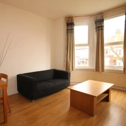 Image 2 - Radcliffe Road, Winchmore Hill, London, N21 2SD, United Kingdom - Apartment for rent